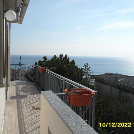 Bressa De Ma Affittacamere, Room & Breakfast Pietra Ligure Exterior foto