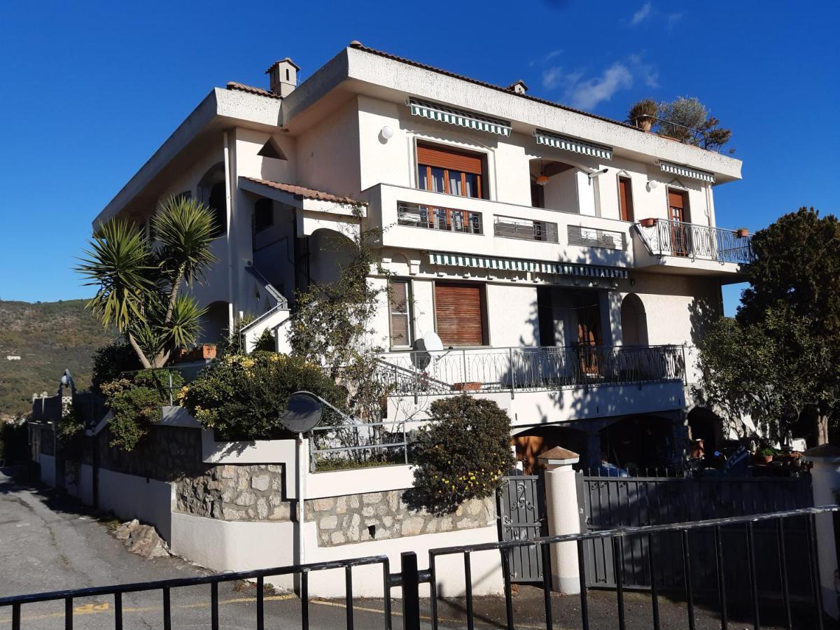 Bressa De Ma Affittacamere, Room & Breakfast Pietra Ligure Exterior foto