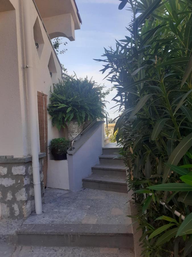 Bressa De Ma Affittacamere, Room & Breakfast Pietra Ligure Exterior foto
