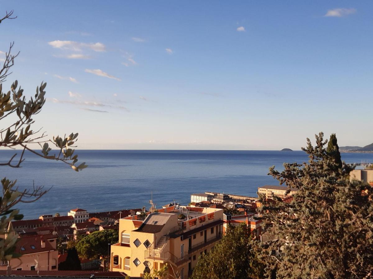 Bressa De Ma Affittacamere, Room & Breakfast Pietra Ligure Exterior foto