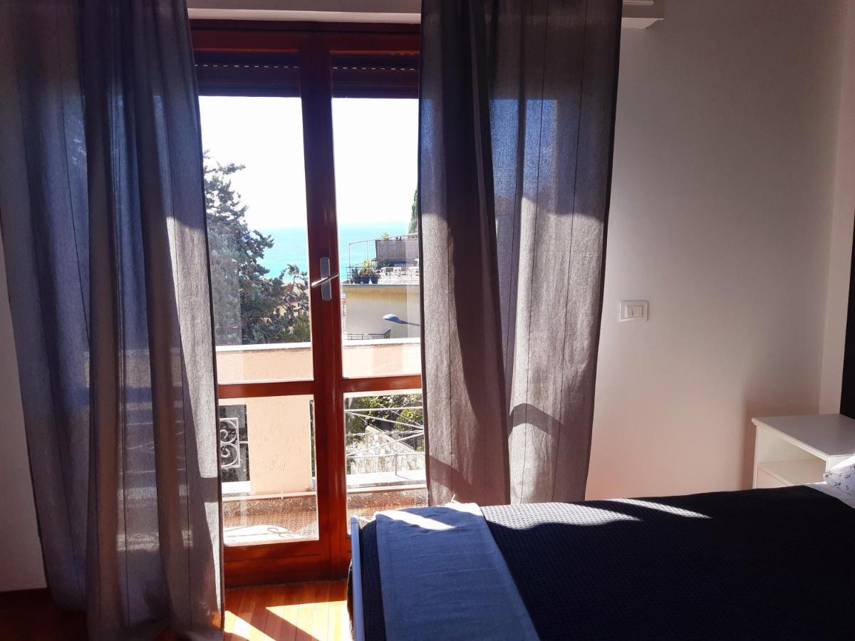 Bressa De Ma Affittacamere, Room & Breakfast Pietra Ligure Exterior foto