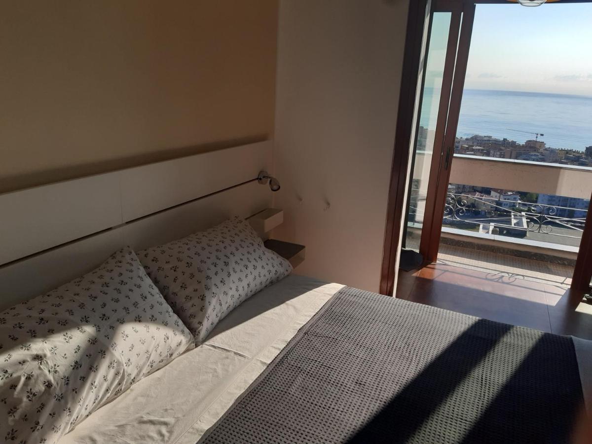 Bressa De Ma Affittacamere, Room & Breakfast Pietra Ligure Exterior foto