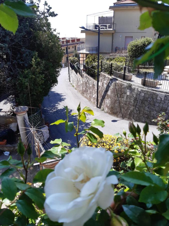 Bressa De Ma Affittacamere, Room & Breakfast Pietra Ligure Exterior foto