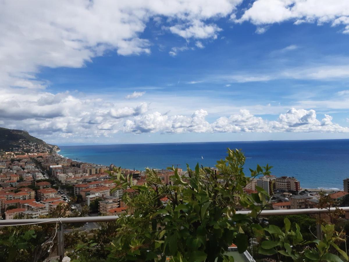 Bressa De Ma Affittacamere, Room & Breakfast Pietra Ligure Exterior foto